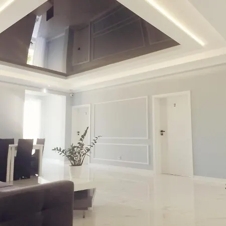 Pod Jarzebinami Z Tarasami 住宿加早餐酒店