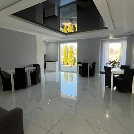 Pod Jarzebinami Z Tarasami 住宿加早餐酒店