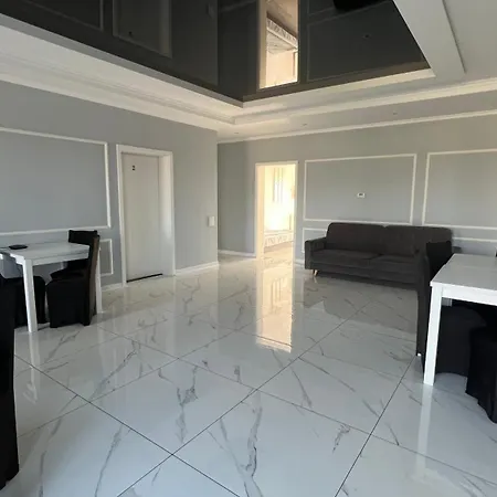 Pod Jarzebinami Z Tarasami