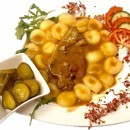 Pod Jarzebinami Z Tarasami 住宿加早餐酒店